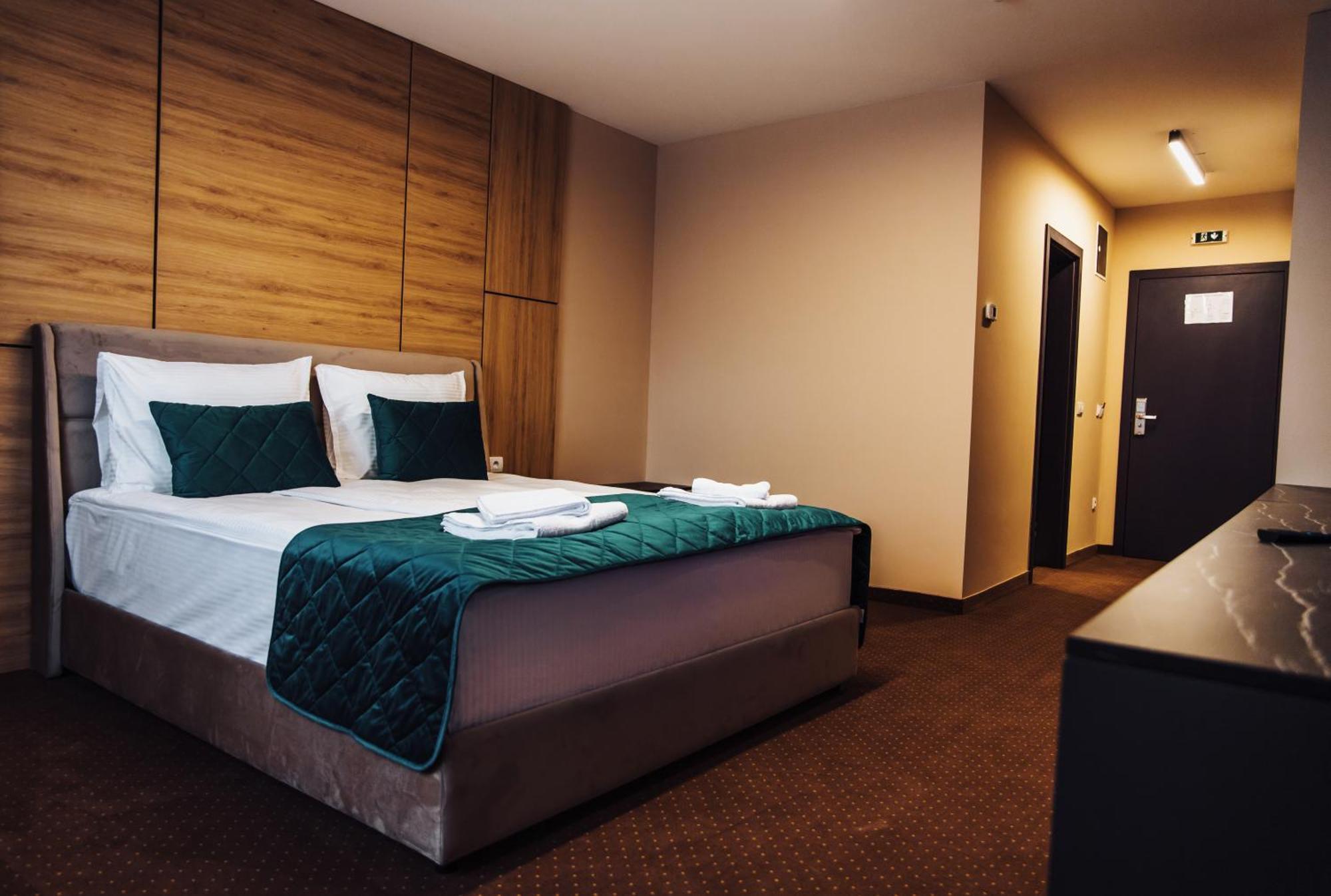 Hotel Brcko Gas Sarajevo Lukavica Oda fotoğraf